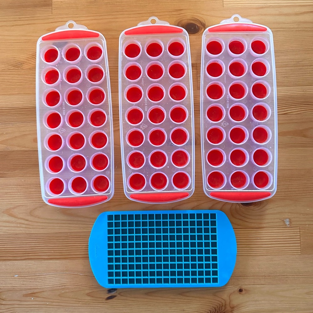 NWOT TopHomer & Houdini Ice Cube Trays